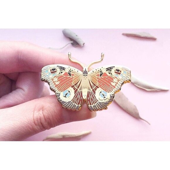 European Peacock Butterfly Enamel Pin - Gold Plated Nature Jewelry & Brooch - Picture 3 of 9